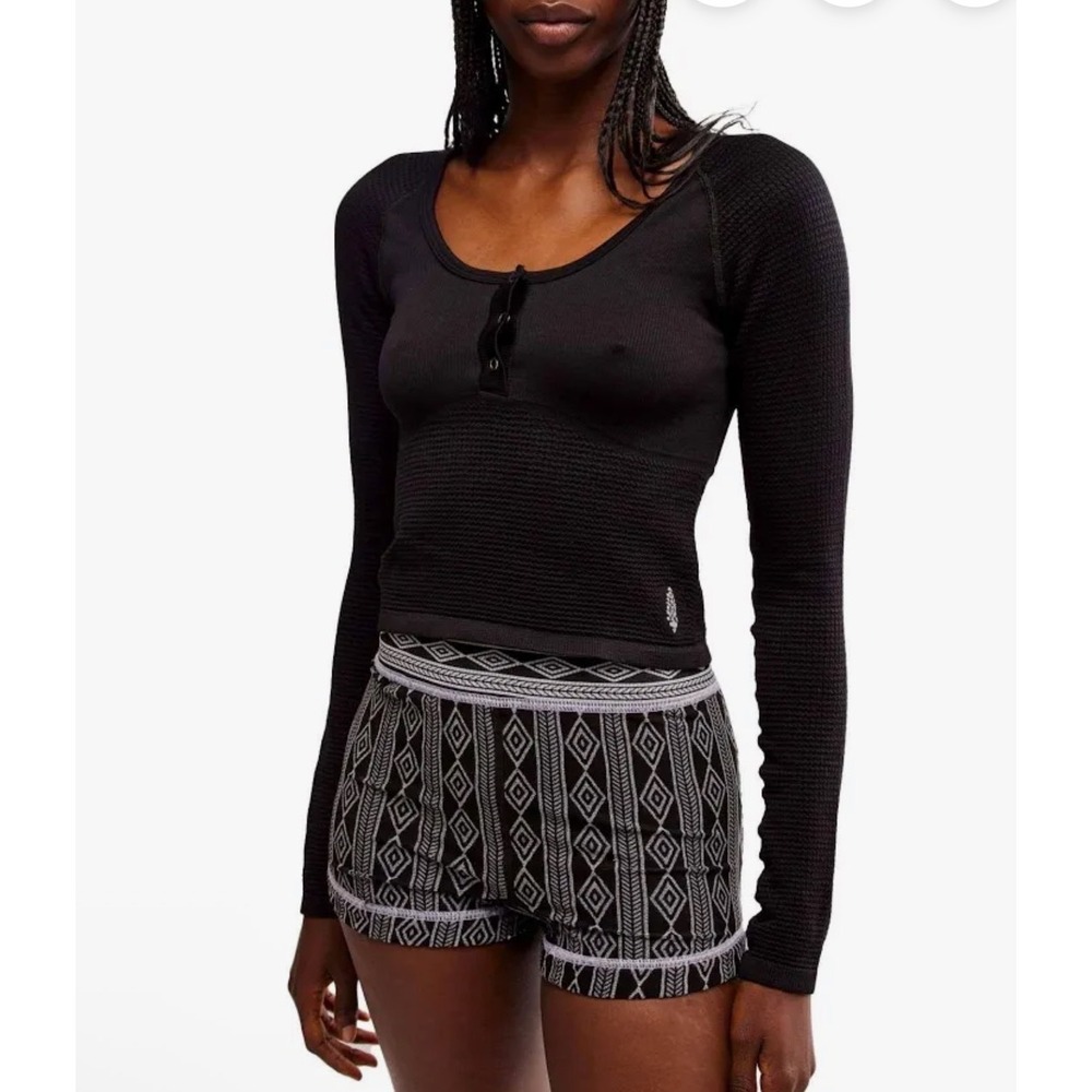NWT FREE PEOPLE | FP Movement Black Bail‎ Out Tee M/L
